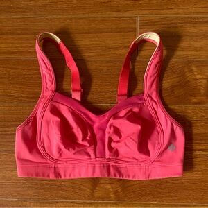 Lululemon Ta Ta Tamer Sports bra Size 2